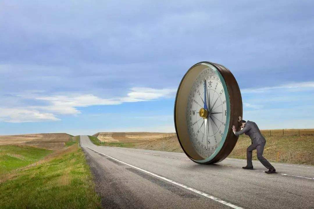 努力赚钱的句子_钱不是省出来的，而是赚出来的的