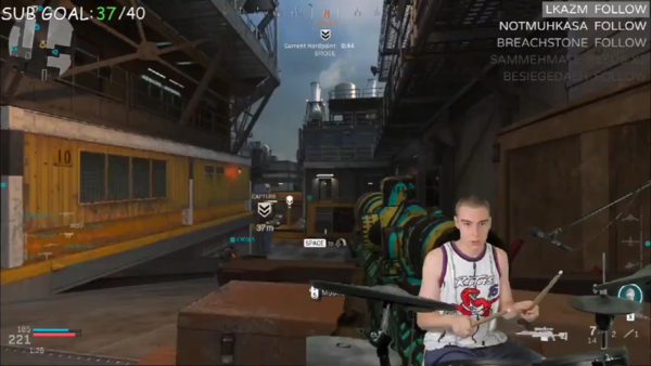 国外主播用架子鼓玩《使命召唤16》