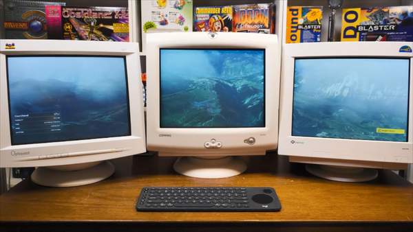 3台古董显示器玩《微软飞行模拟》视野受限