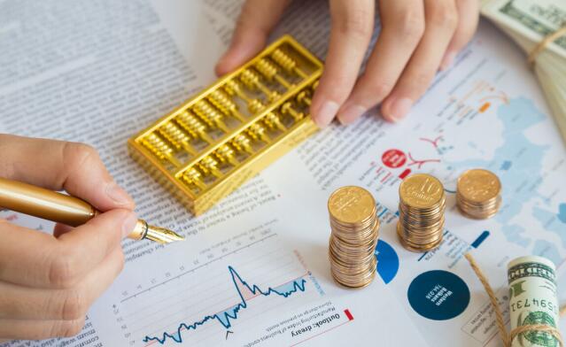 有些人是如何玩微信赚钱月入十万的？今天给大家介绍下