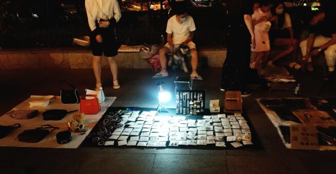 摆地摊卖什么最好赚钱？