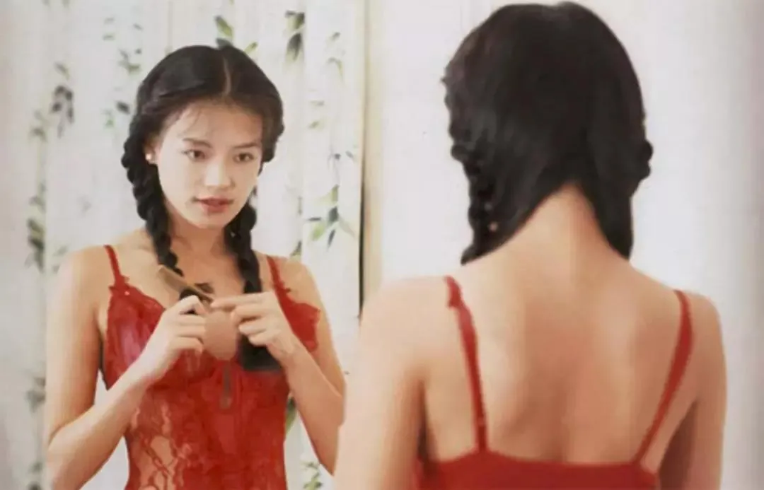 三级片女神舒淇：那年脱掉的衣服再也穿不回来了