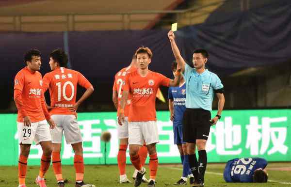 中国足球再遭打击！又一支前亚冠球队即将解散没欠薪但不想玩了