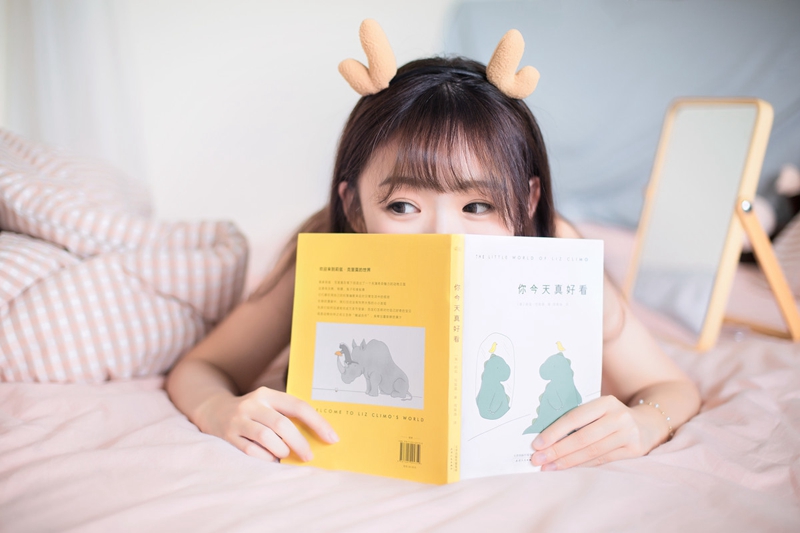 福利美图 暧系清纯可爱美女圣诞戴鹿耳私房照