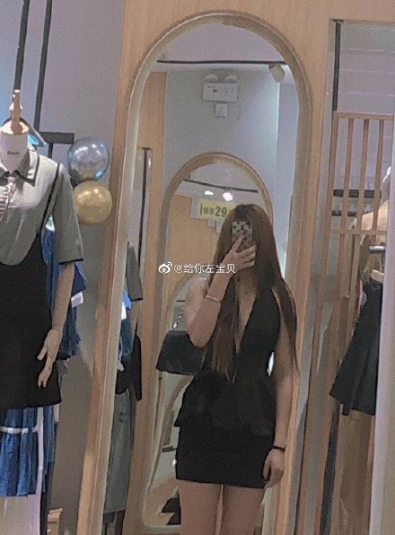 微博福利 4月1日看看微胖妹妹