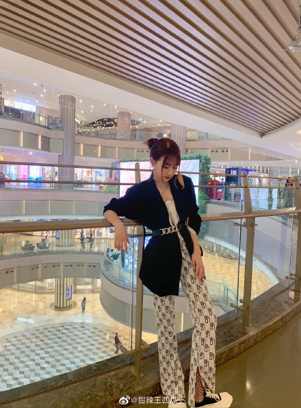 微博福利 4月1日第三届腿照